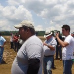 Demostración de una cosechadora mecánica