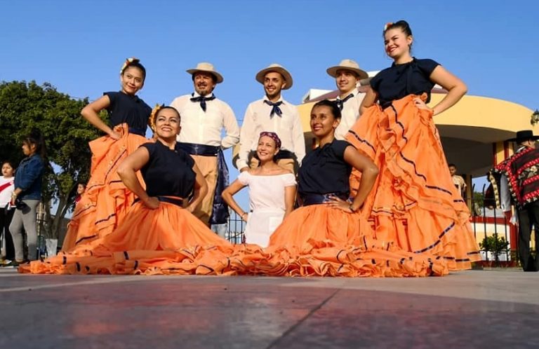 Grupo generaleño de folclor se presenta en Perú