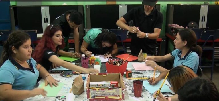 Estudiantes de Turismo de la UNA realizan actividades recreativas con alumnos de educación especial del CTP San Isidro