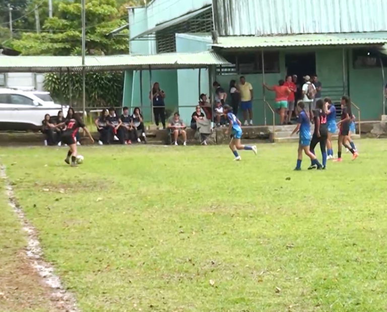 Impulsan un torneo de fútbol  femenino en Pérez Zeledón